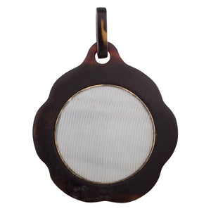 A Circular Pique Pendant