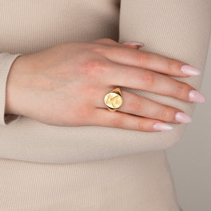 A Gold Signet Ring