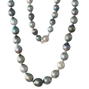 Shaded Baroque Tahitian Strand