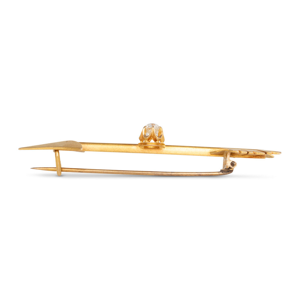 Arrow Brooch with Diamond