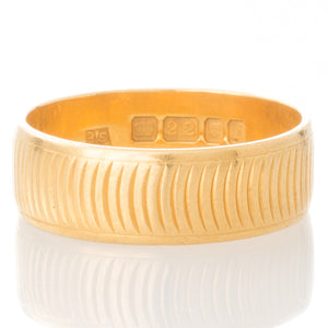 Patterned Gold Wedding Band