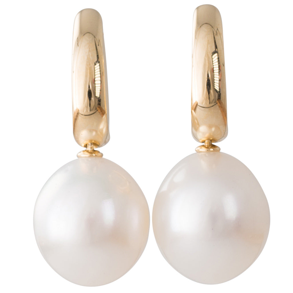 18 Carat Yellow Gold Freshwater Pearl Stud Earrings  Akuna Pearls