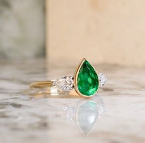 A 1.45ct Pear Shaped Emerald Ring