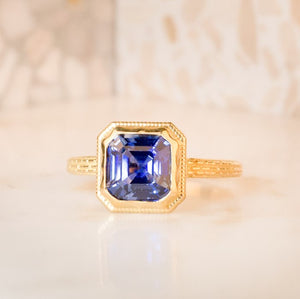 Antique Style Sapphire Ring