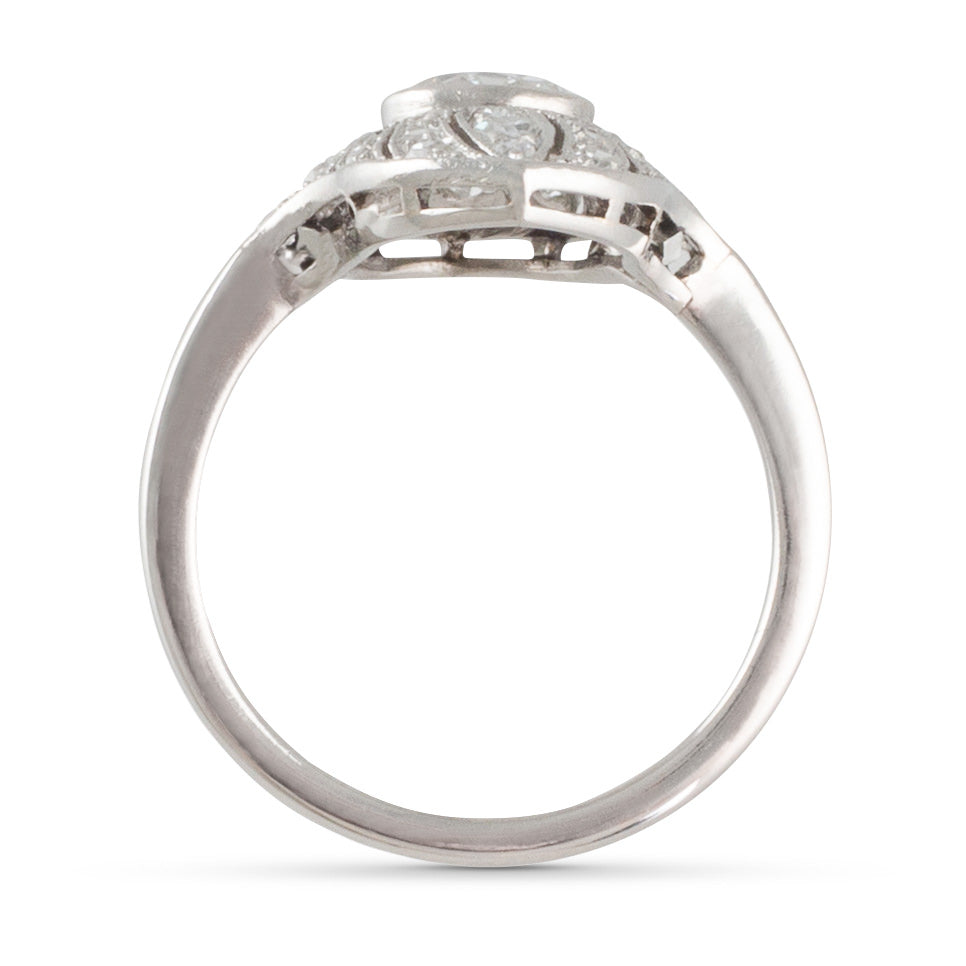 Art Deco Diamond Ring in Platinum