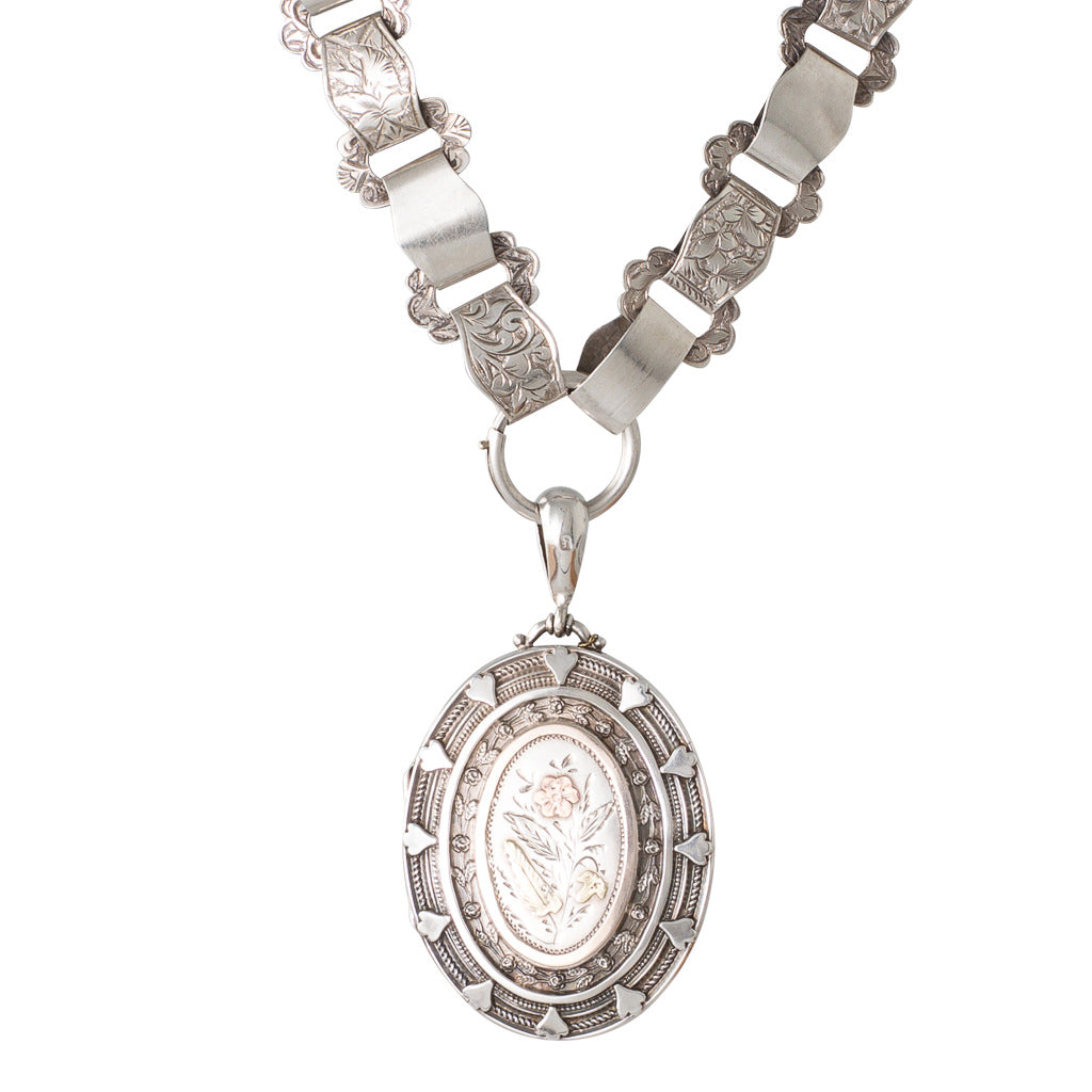 A Silver Collar & Locket