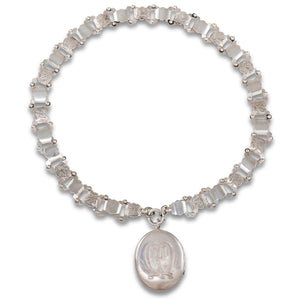 A Silver Locket & Collar