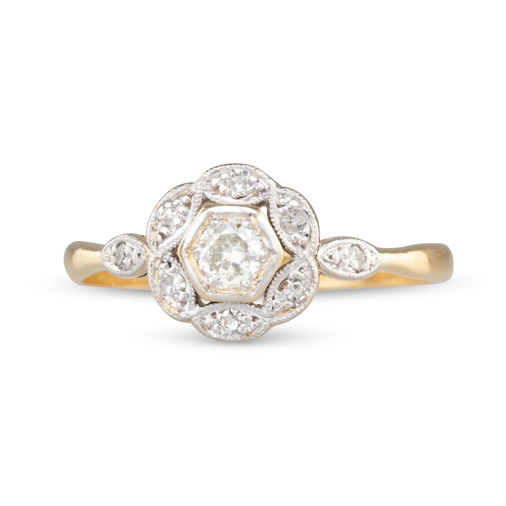 A Diamond Cluster Ring
