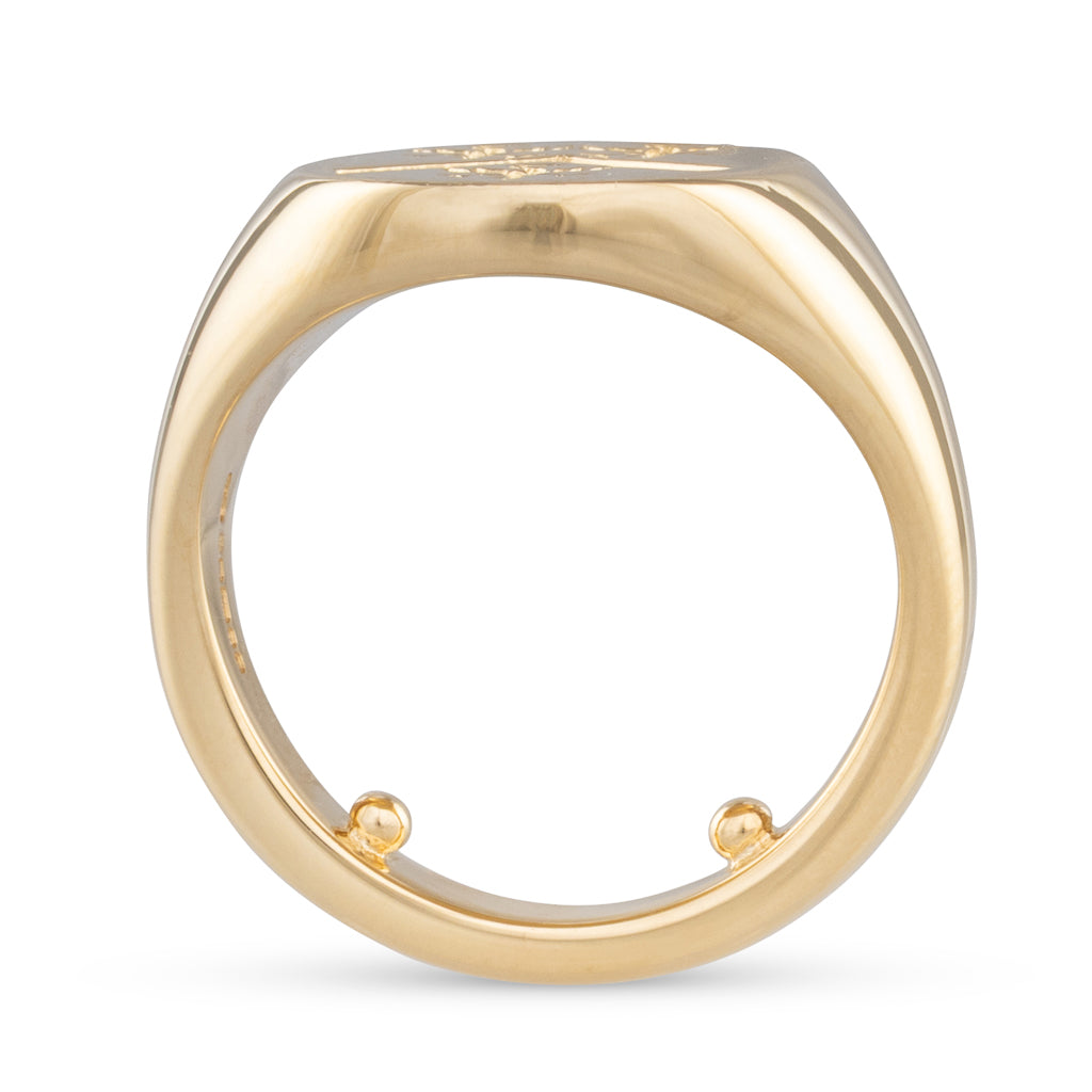 A Gold Signet Ring