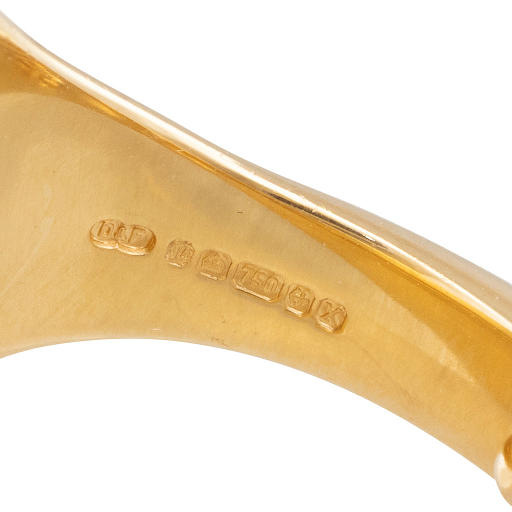 A Gold Signet Ring