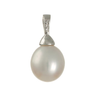 Drop White Freshwater Pendant