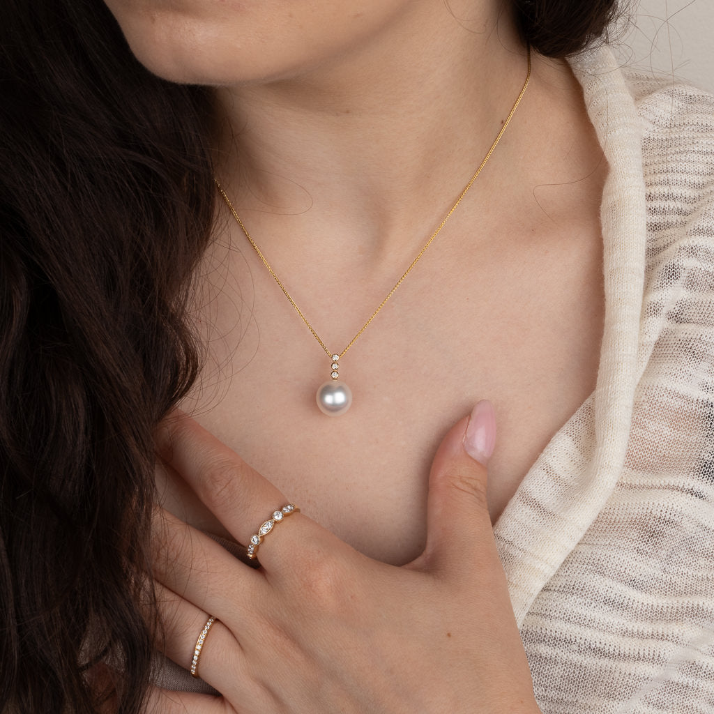 Grain Set Yellow Gold Diamond Band