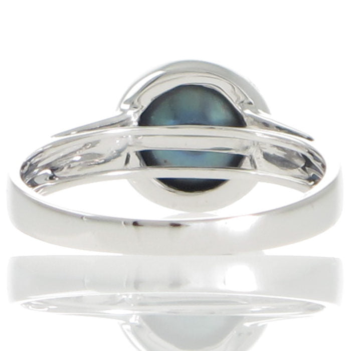 A Black Freshwater Pearl Ring