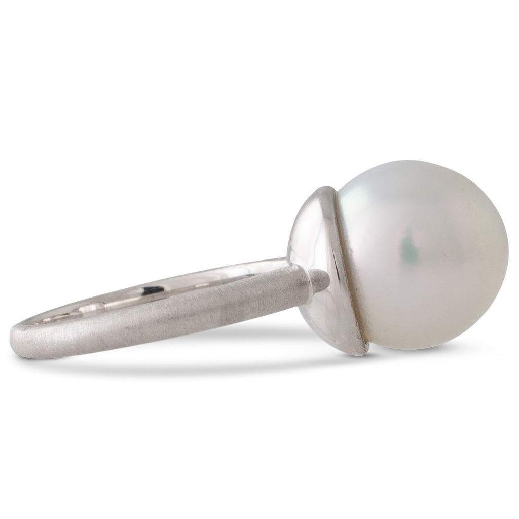 White South Sea Pearl Ring