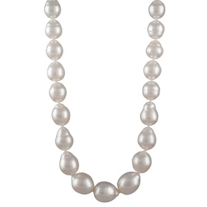 Baroque White South Sea Strand