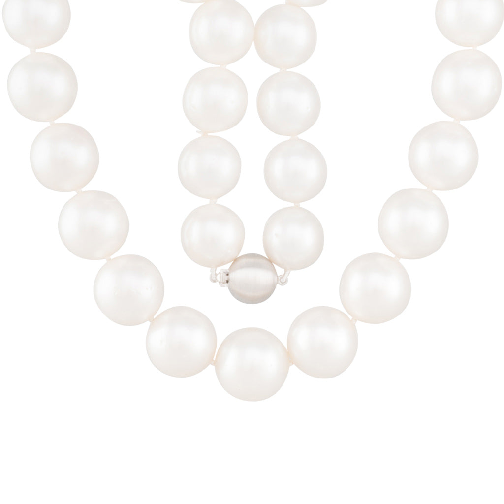 Round White South Sea Strand